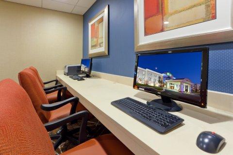 Express & - Belvoir By Ihg Hotel