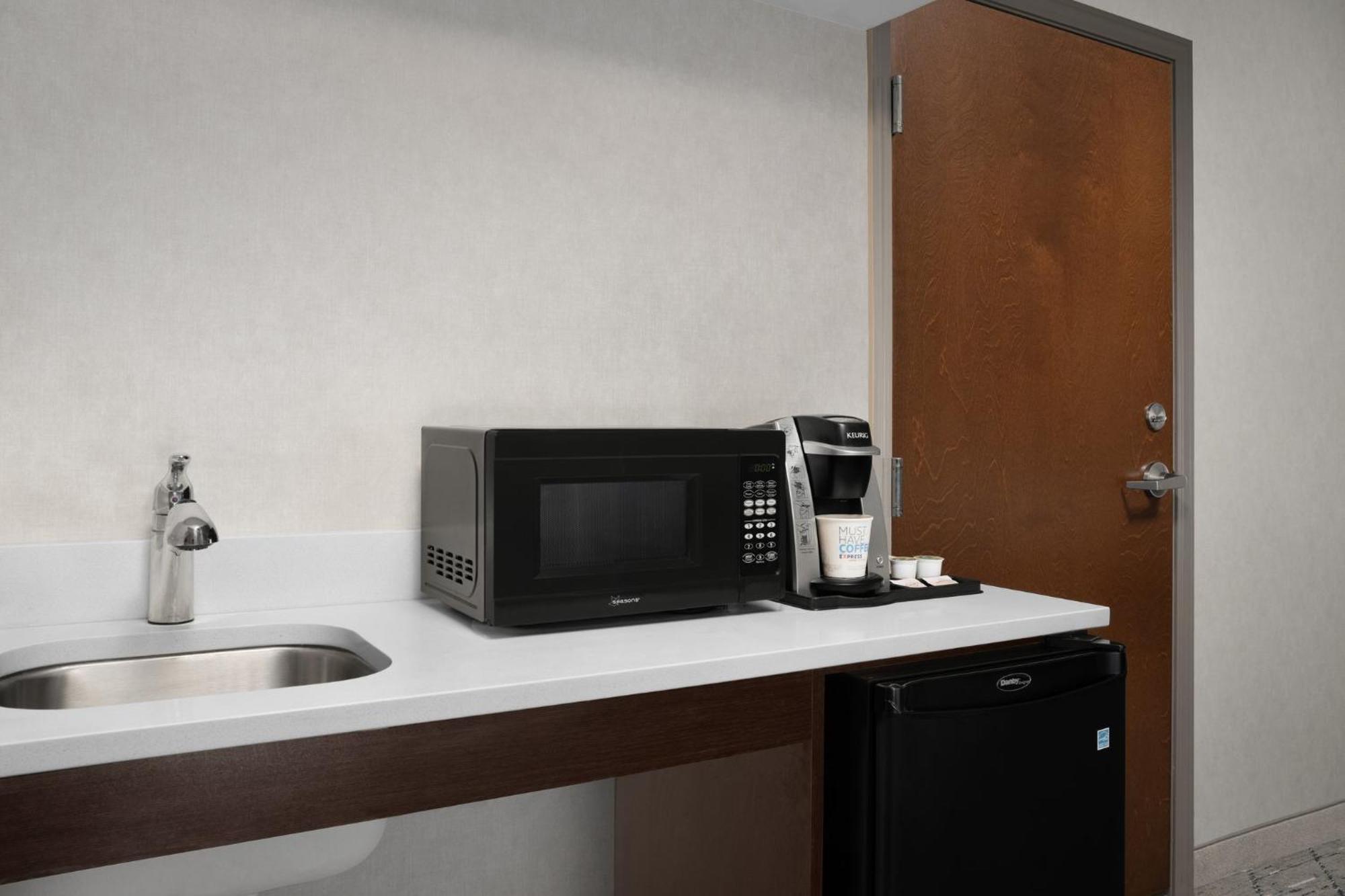 Hotel Express & - Belvoir By Ihg 3*